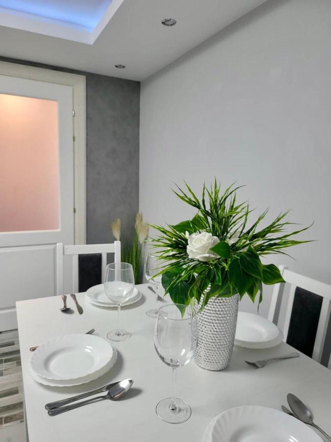 Studio Delux Giurgiu Luaran gambar