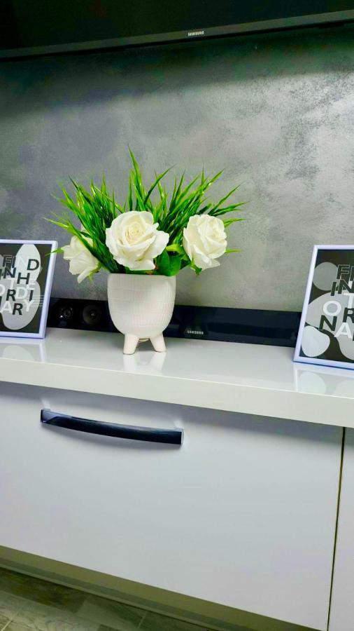 Studio Delux Giurgiu Luaran gambar